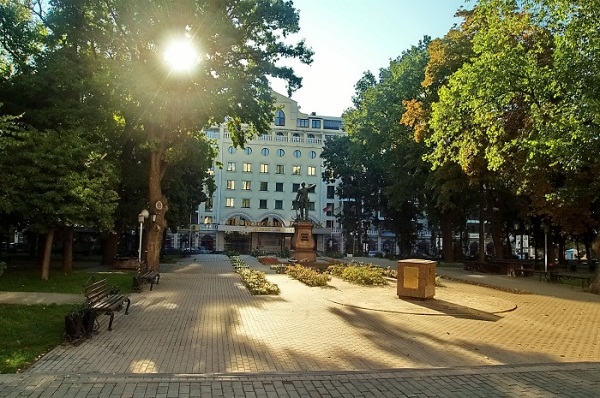 Петровский сквер в Воронеже (фото)