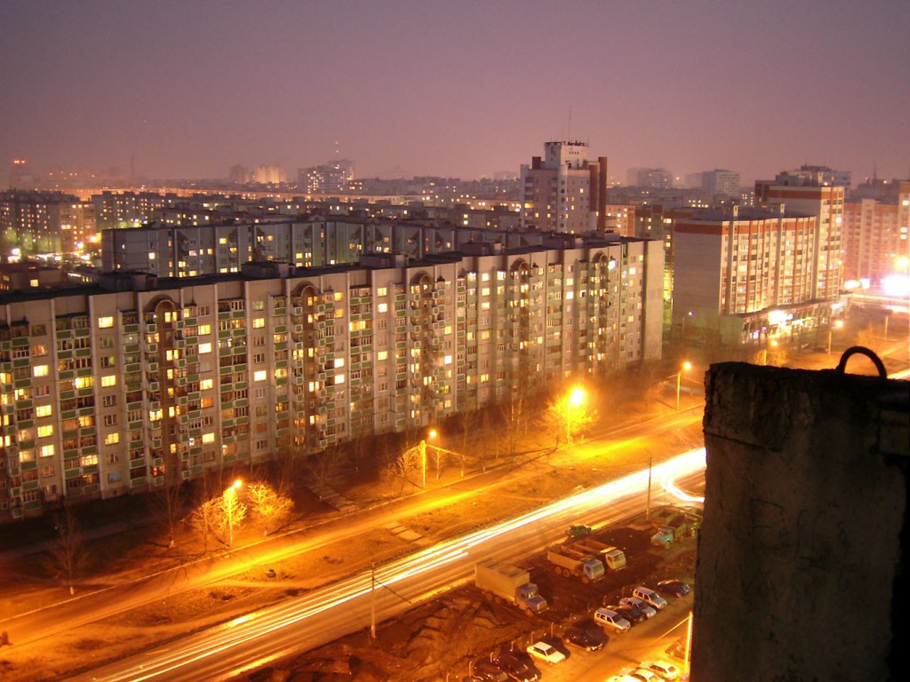 Ночной вид на улицу 60-й Армии в Воронеже фото
