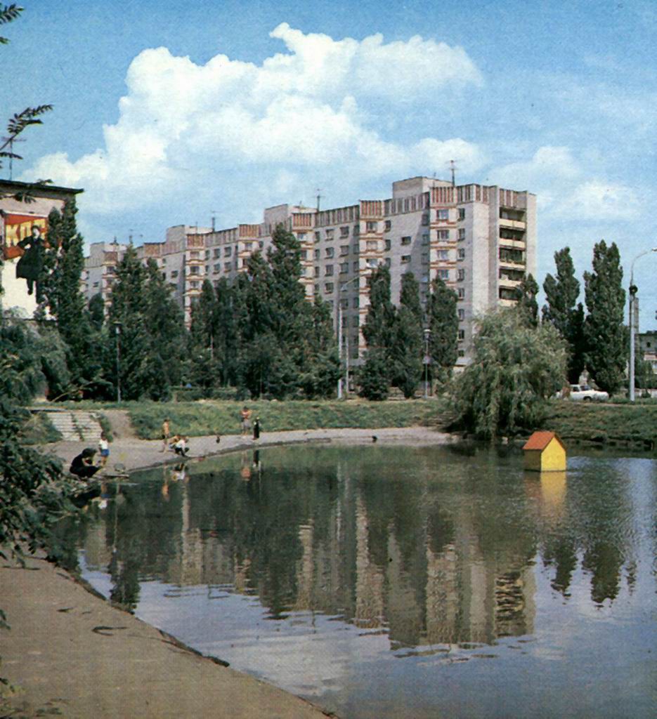 Озеро в сквере в Воронеже фото