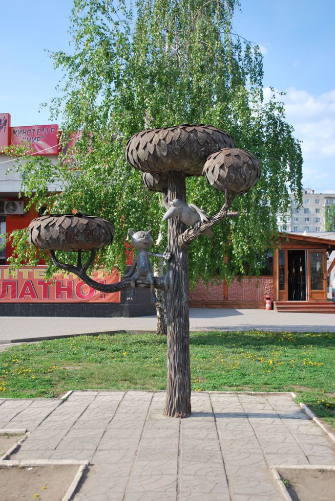 Памятник "Котенок с улицы Лизюкова" в Воронеже фото