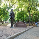 Памятник О.Мандельштаму в Воронеже фото