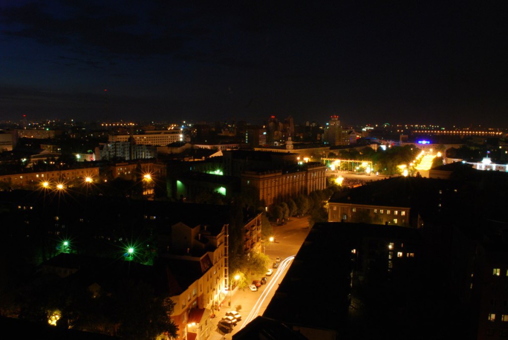 Вид ночью на пл.Ленина и ул.Станкевича в Воронеже фото
