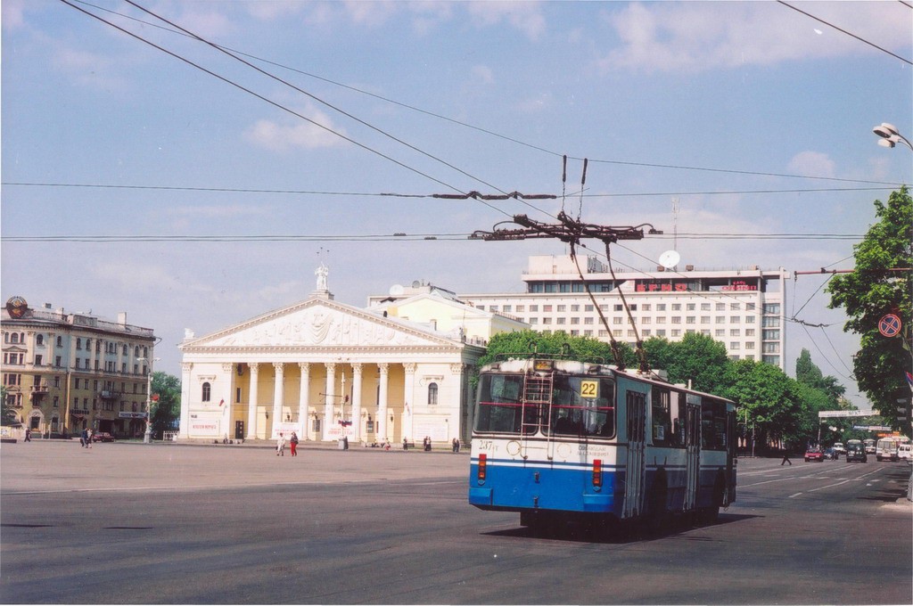 Троллейбус на пл. Ленина в Воронеже фото