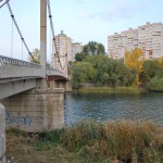 Висячий мост рядом со Спортивной набережной в Воронеже фото